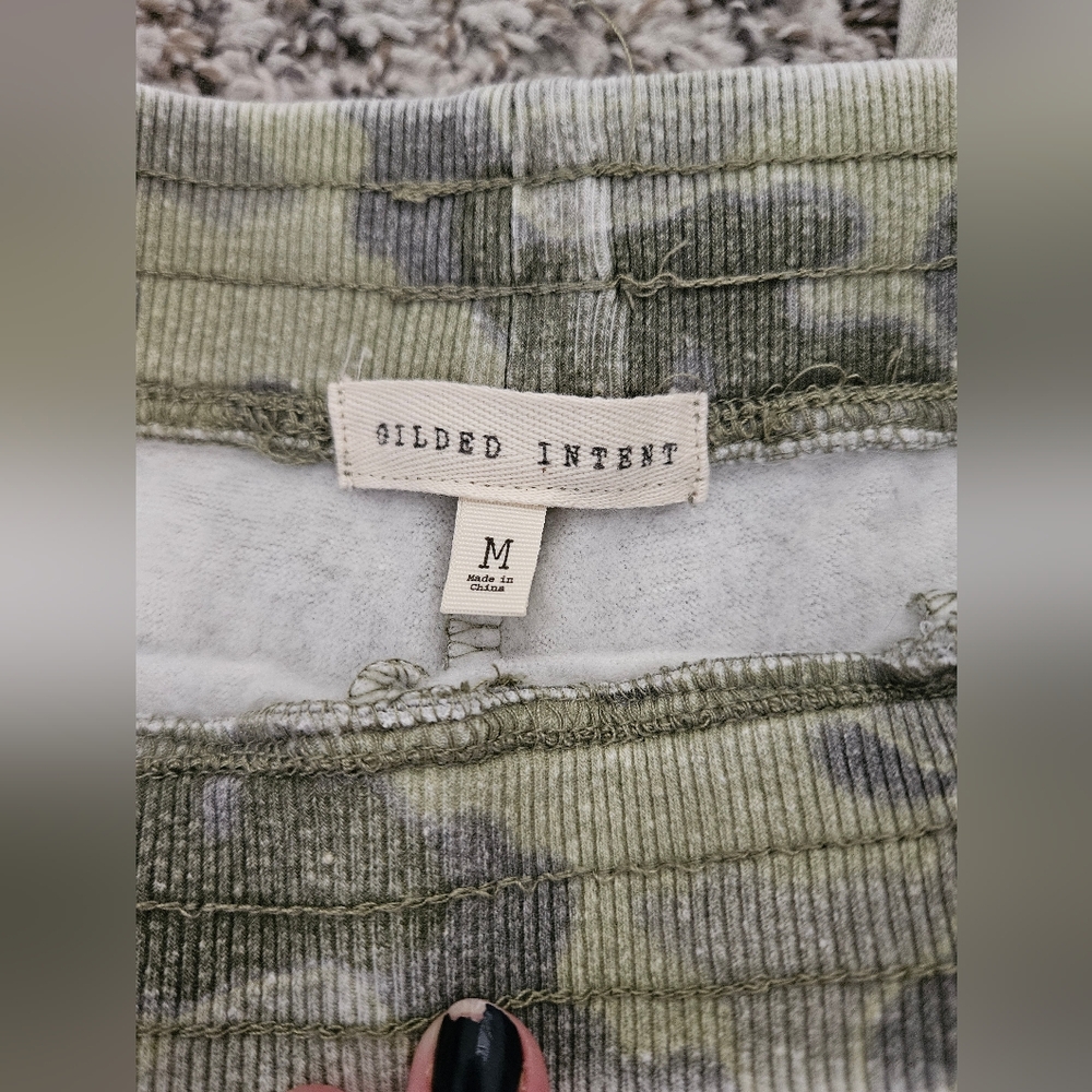 Gilded Intent Camo Cargo Joggers NWOT - Picture 2 of 16